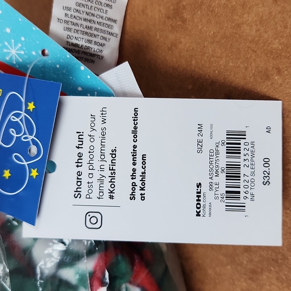 Disney Mickey Mouse One Piece Holiday Blanket Sleeper 24M - Picture 6 of 8